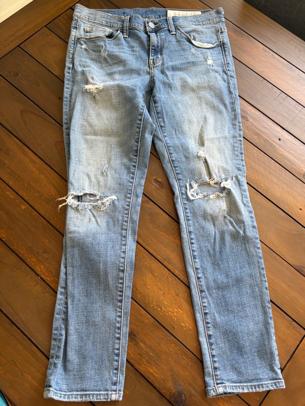 Treasure & Bond Light Blue Distressed Straight-Leg Jeans 28